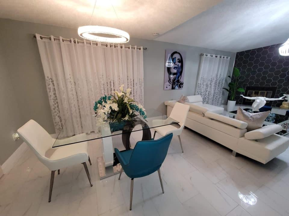 DINING ROOM SET