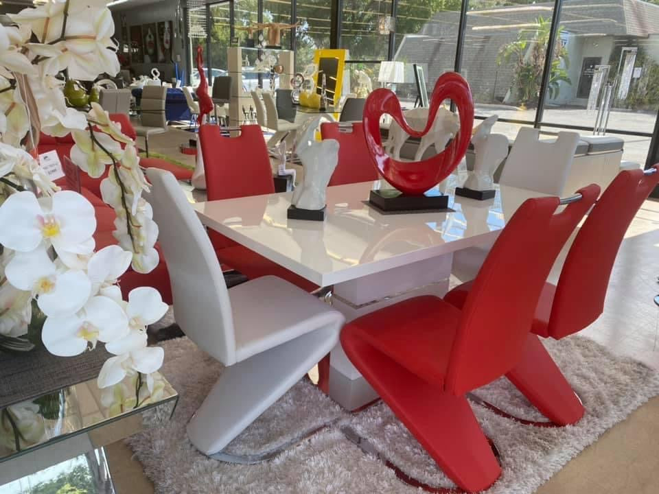 DINING ROOM SET