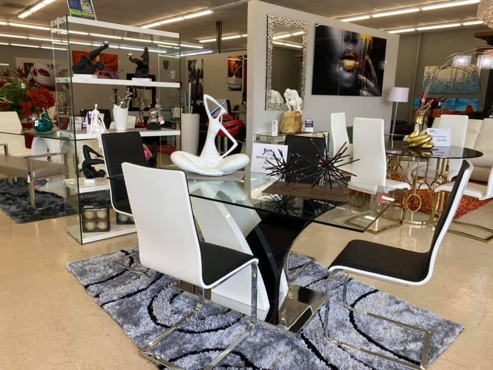 DINING ROOM SET