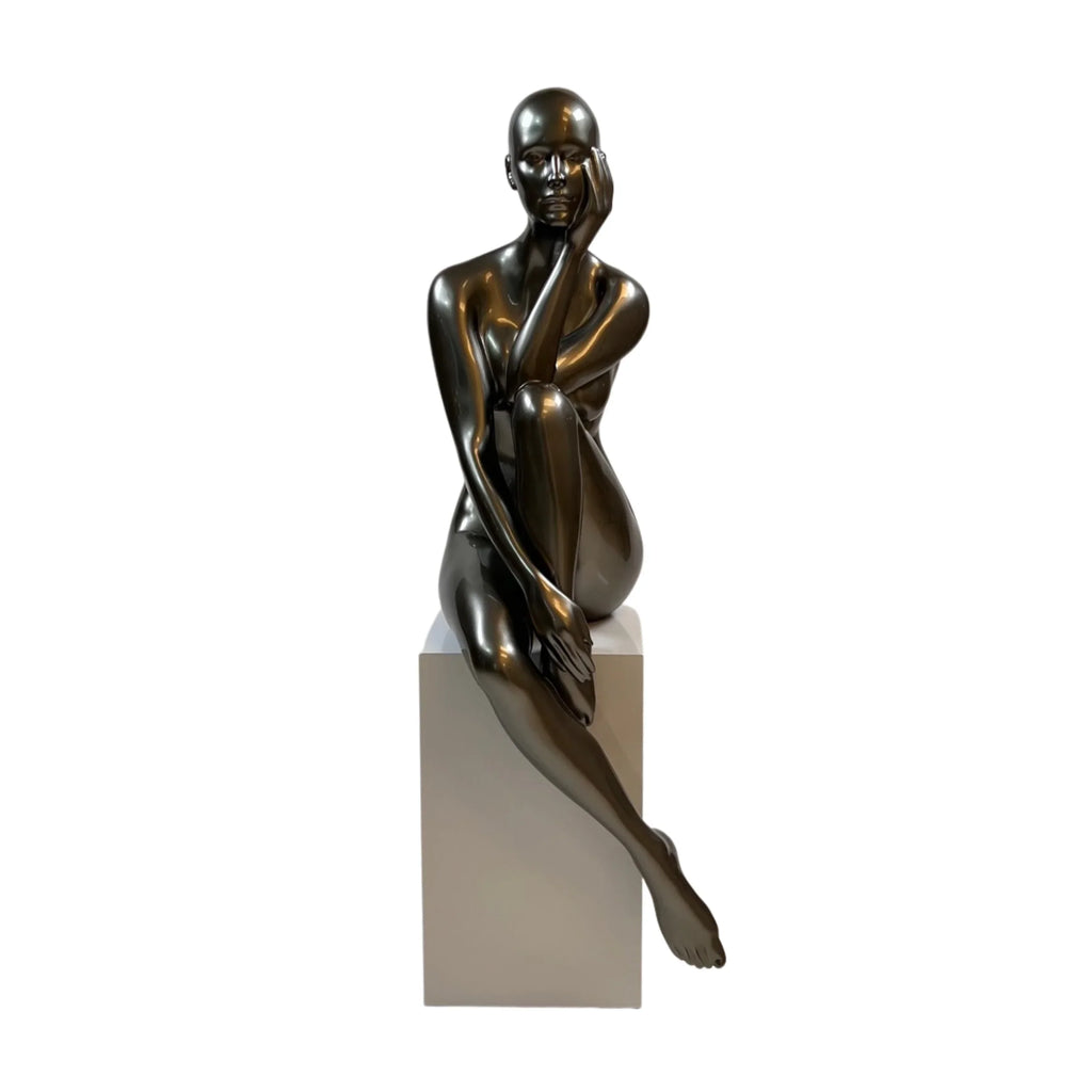 ANTOINETTE DOLL SCULPTURE WITH WHITE BASE // GLOSSY GRAY