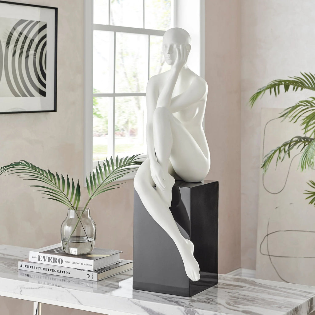 ANTOINETTE DOLL SCULPTURE WITH BASE // MATTE WHITE