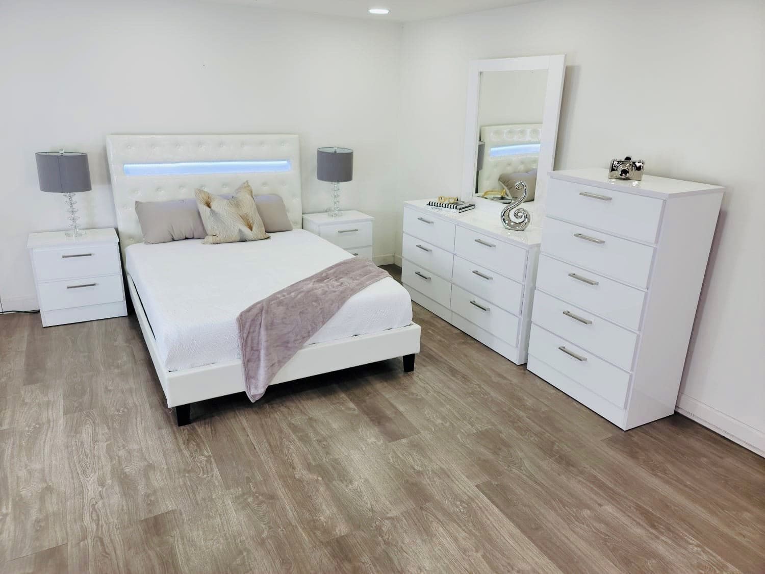 Bedroom set