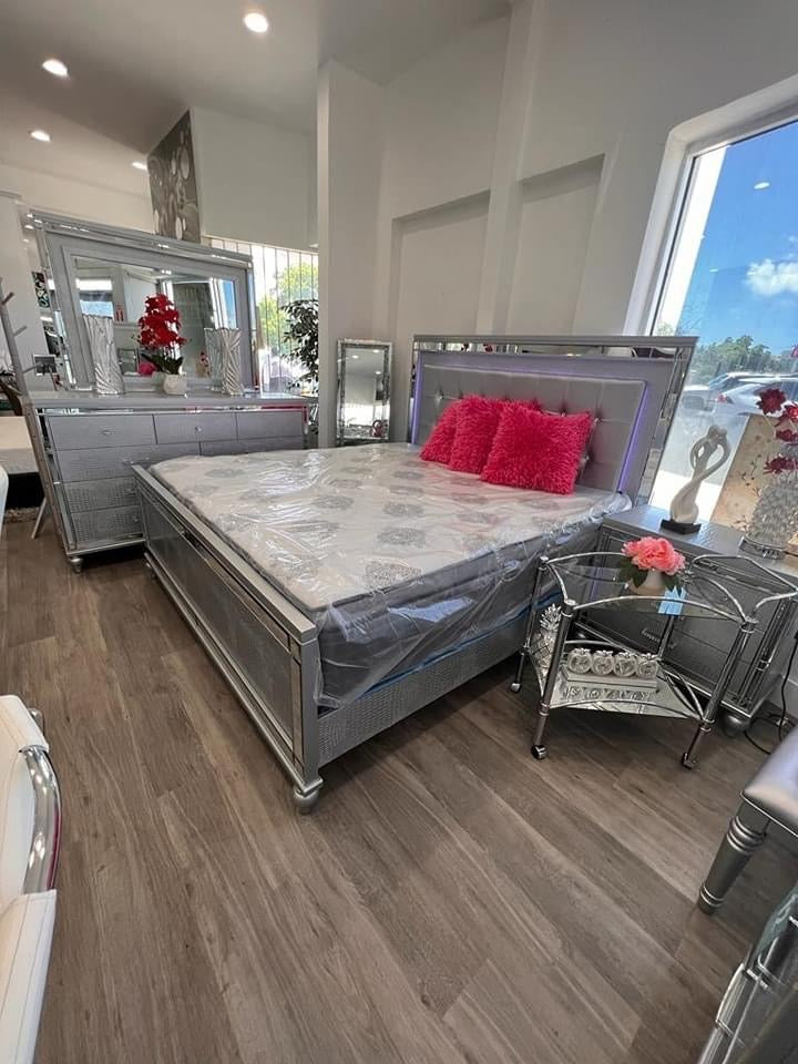 Bedroom set