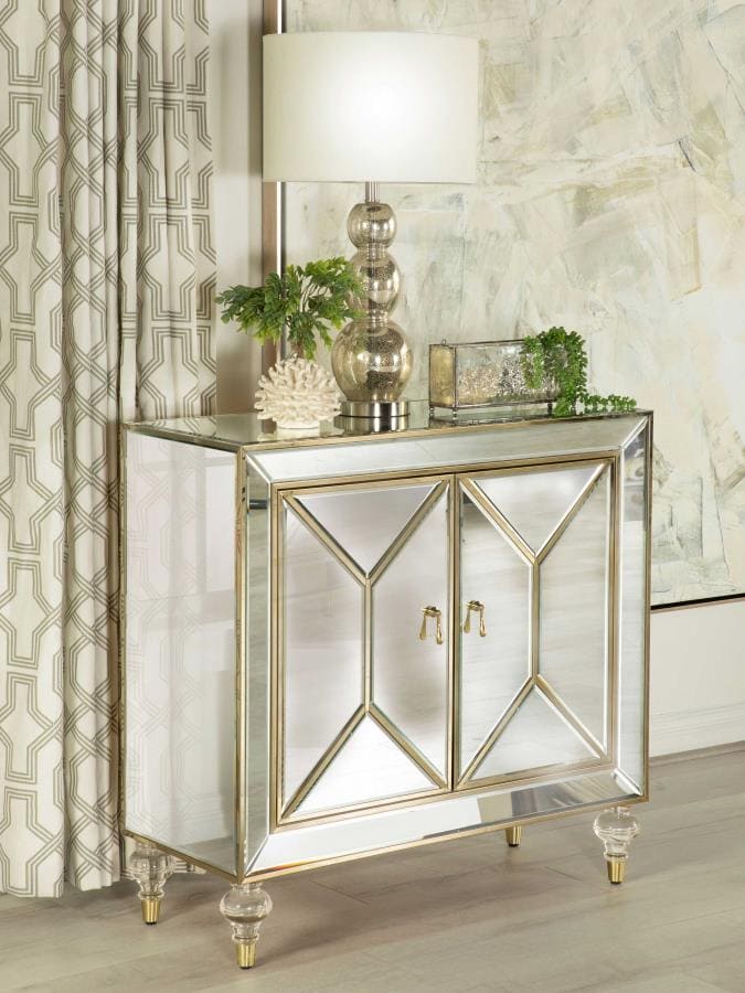 Accent cabinet