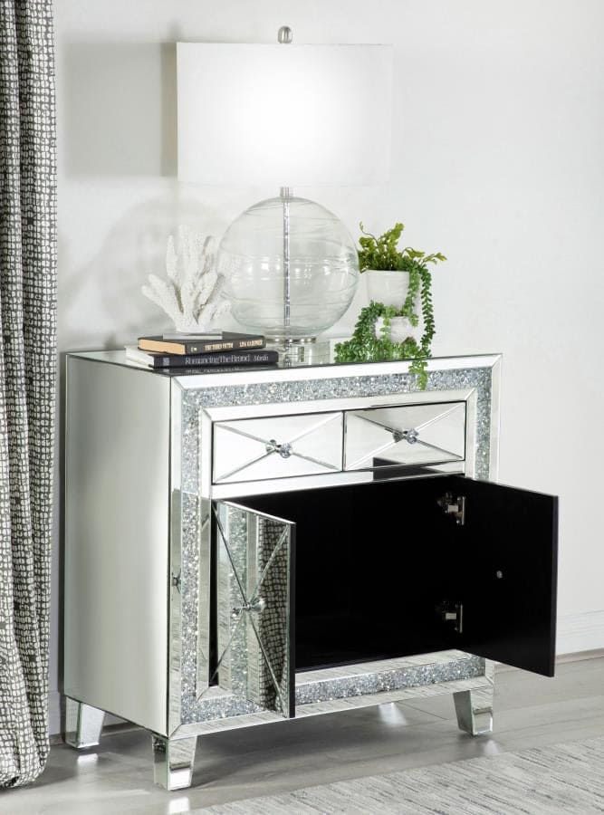 Accent cabinet