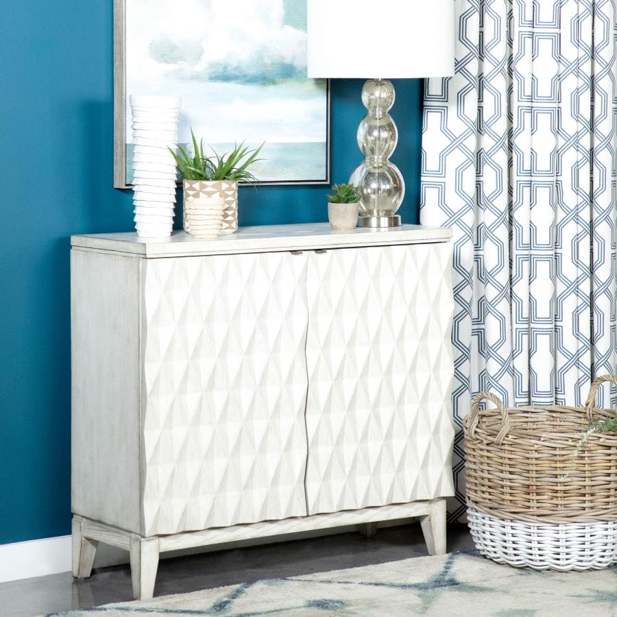Accent cabinet
